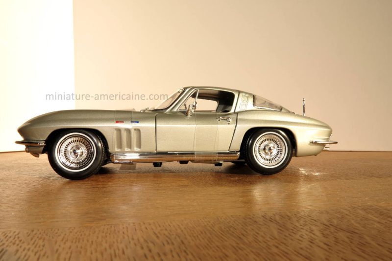 Corvette miniature 1/18