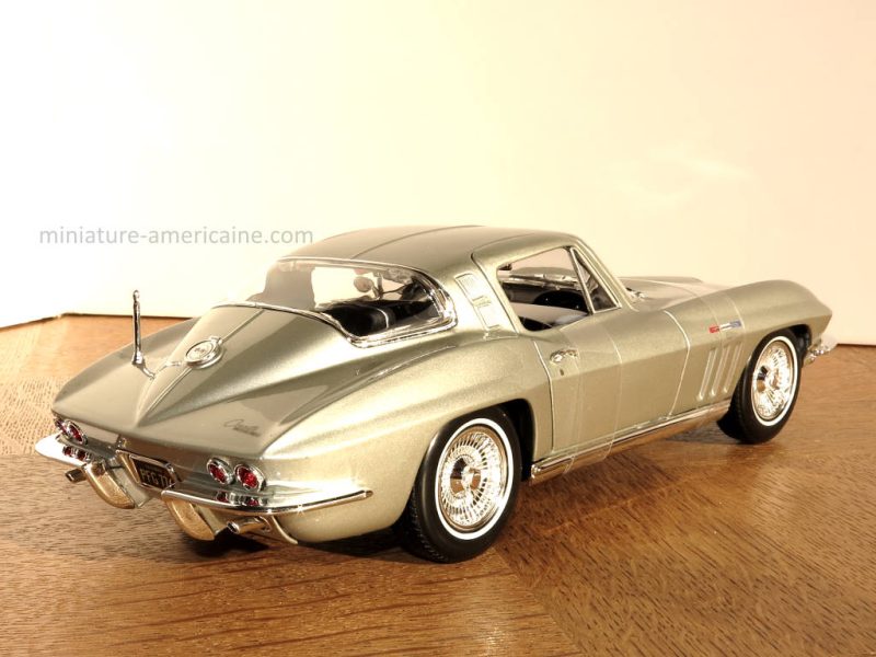 Corvette miniature 1/18