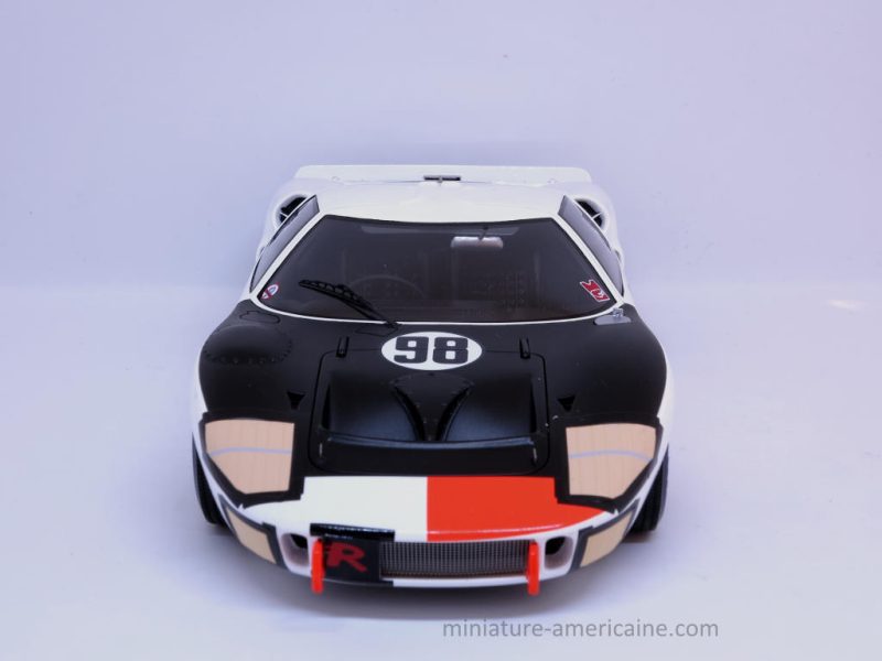 Ford GT40 1/18