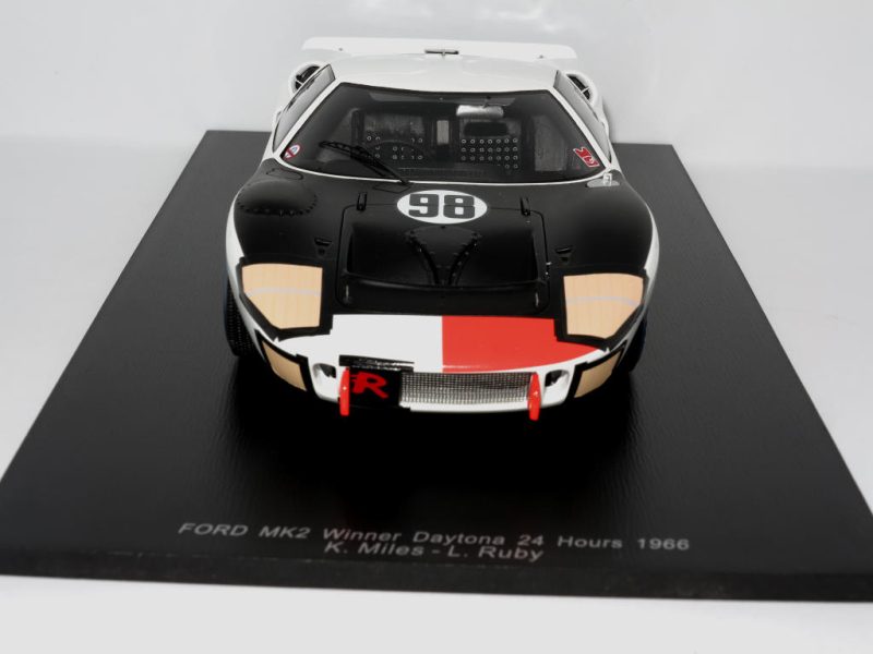 Ford GT40 1/18